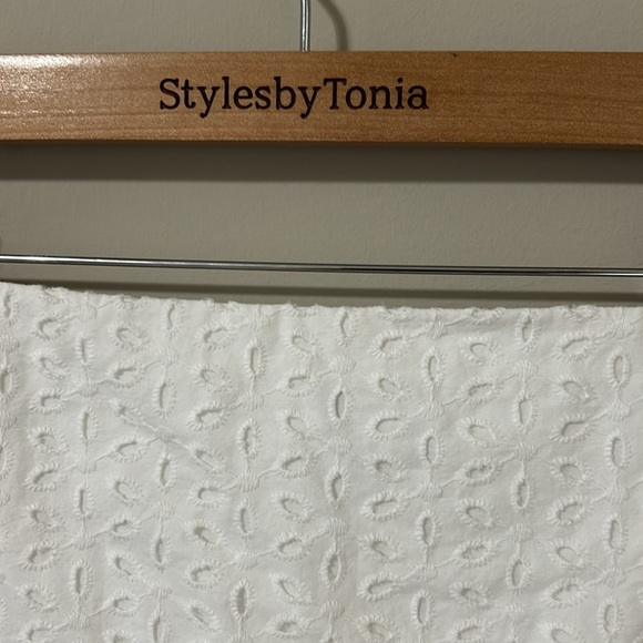 Vineyard Vines Eyelet Lace Skirt White Side Zip Fully Lined Sz 2 - Picture 2 of 8